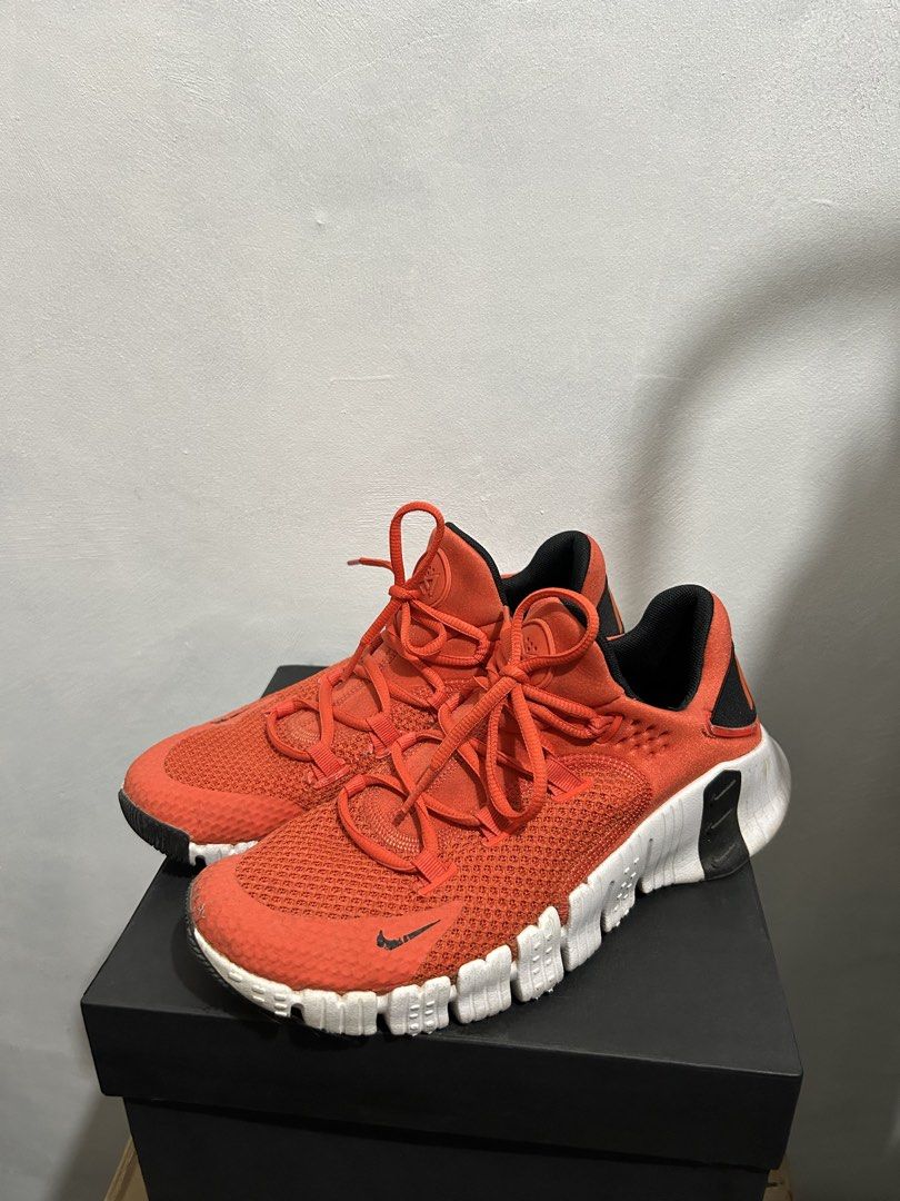 Nike Free Metcon 4 Orange Training Shoes (Category: Sneakers) located in Santa Cruz. Submitted by rmaganito (Listing ID 1460194778, Image 2). Description: Nike metcon 4 orange Condition: still presentable Needs light cleaning Price: 999.