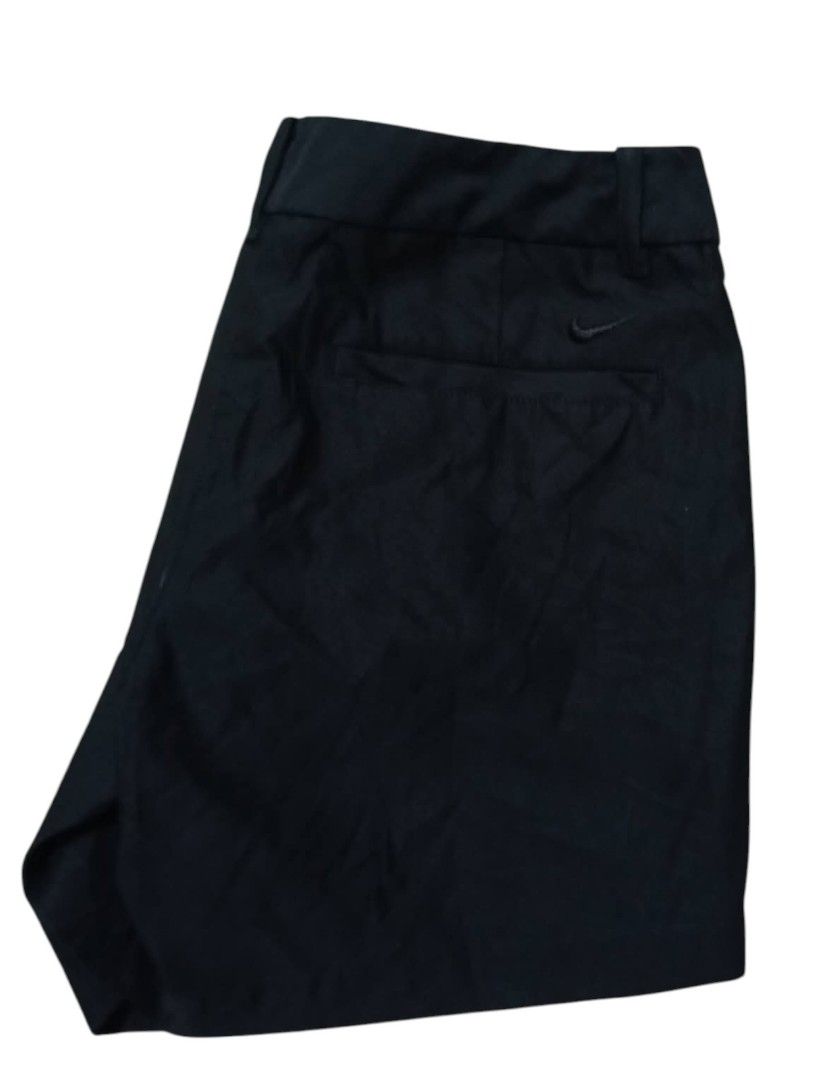 Nike Golf Dri-Fit Shorts (Category: Activewear) located in Manila. Submitted by rarefindsgallery (Listing ID 1460302893, Image 2). Description: Size: Medium Fits waist size 31-32".