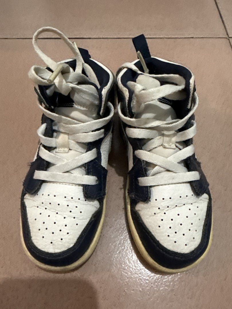 Nike Jordan High top (Category: Babies & Kids Fashion) located in Makati City. Submitted by malcolmkenji (Listing ID 1460214945, Image 1). Description: can send more pic upon request.