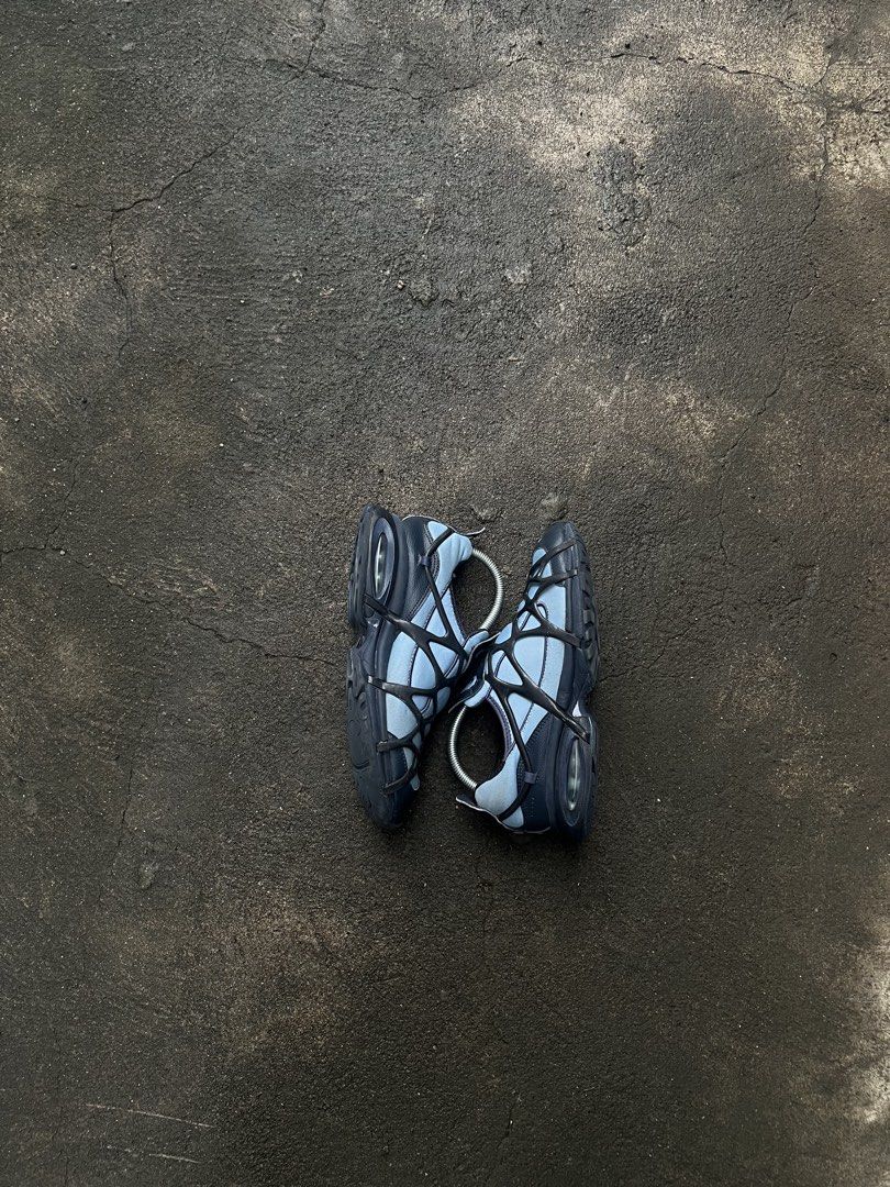 NIKE KUKINI (Category: Casual Shoes) located in Candelaria. Submitted by thrift.2.new (Listing ID 1460232400, Image 1). Description: MINIMAL SCRATCHES SEE THE LAST PIC.