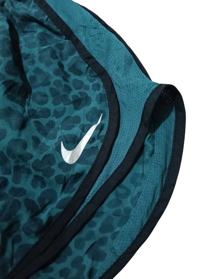 Nike Leopard Print Running Shorts (Category: Activewear) located in Manila. Submitted by rarefindsgallery (Listing ID 1460301953, Image 2). Description: Nike Leopard Print Running Shorts Size: Large Fits Large to XL Material : Quick dry fabric With drawstring Brief-lined.