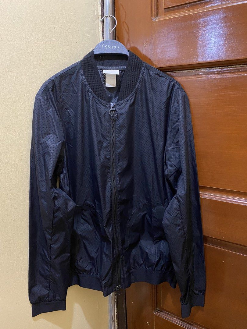 Nike Mesh Camouflage Jacket (Category: Coats, Jackets and Outerwear) located in Manila. Submitted by haveago0dthrift (Listing ID 1460146907, Image 1). Description: Width 23 Length 27.