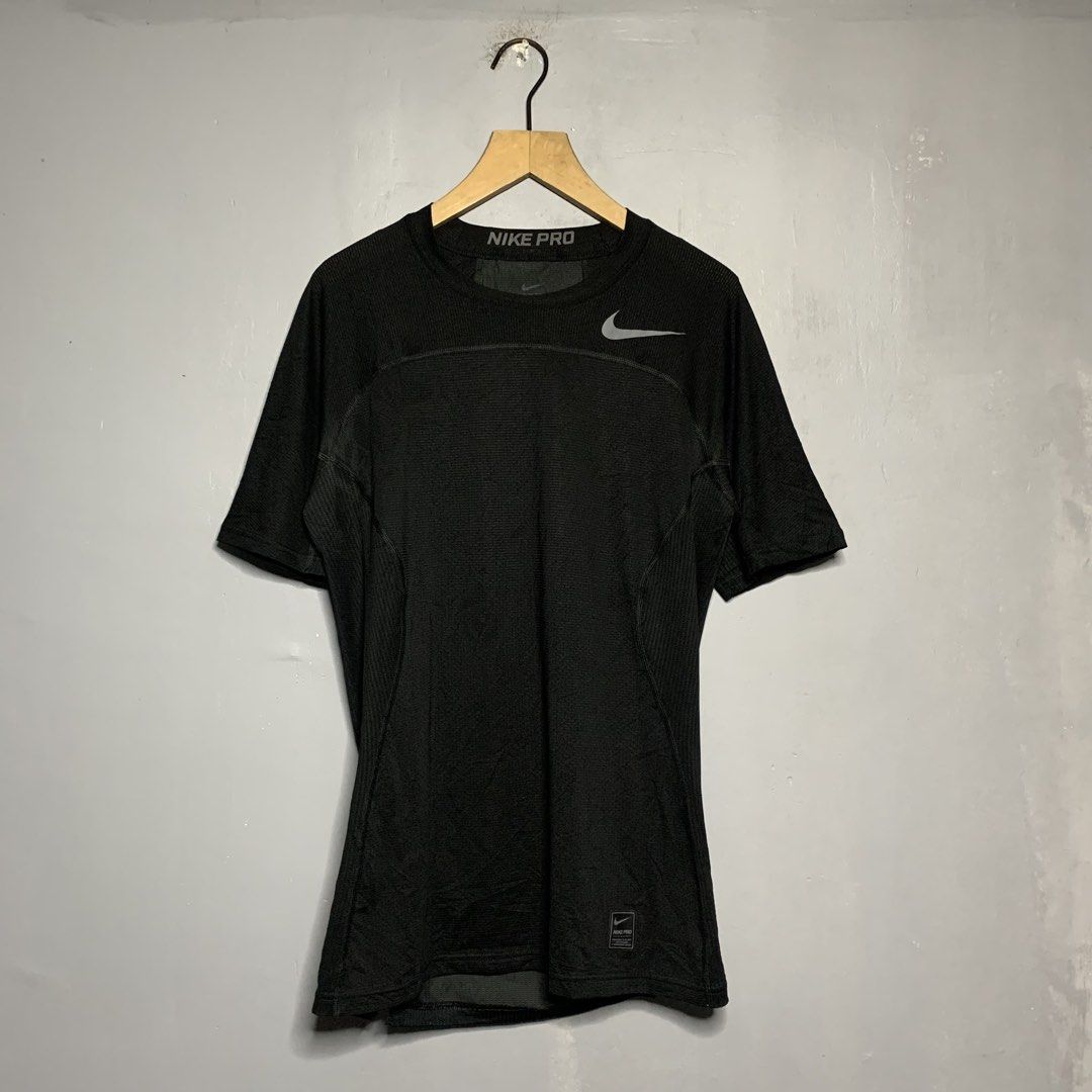Nike Pro Hypercool Compression T-shirt XL (Category: Activewear) located in Manila. Submitted by emplysthrift. (Listing ID 1460254836, Image 1). Description: Width "18 Length "28 Excellent Condition Colorrate: 9.8/10 Flaws: needwash Unli vouch/vc for safe transactions 📲 Location: Laspinas City, Metro Manila, Brngy Talon Uno. 📍 DM IF INTERESTED📥 - Nike Pro Hypercool Compression T-shirt - Size: XL - Color: Black - Ideal for workouts and everyday