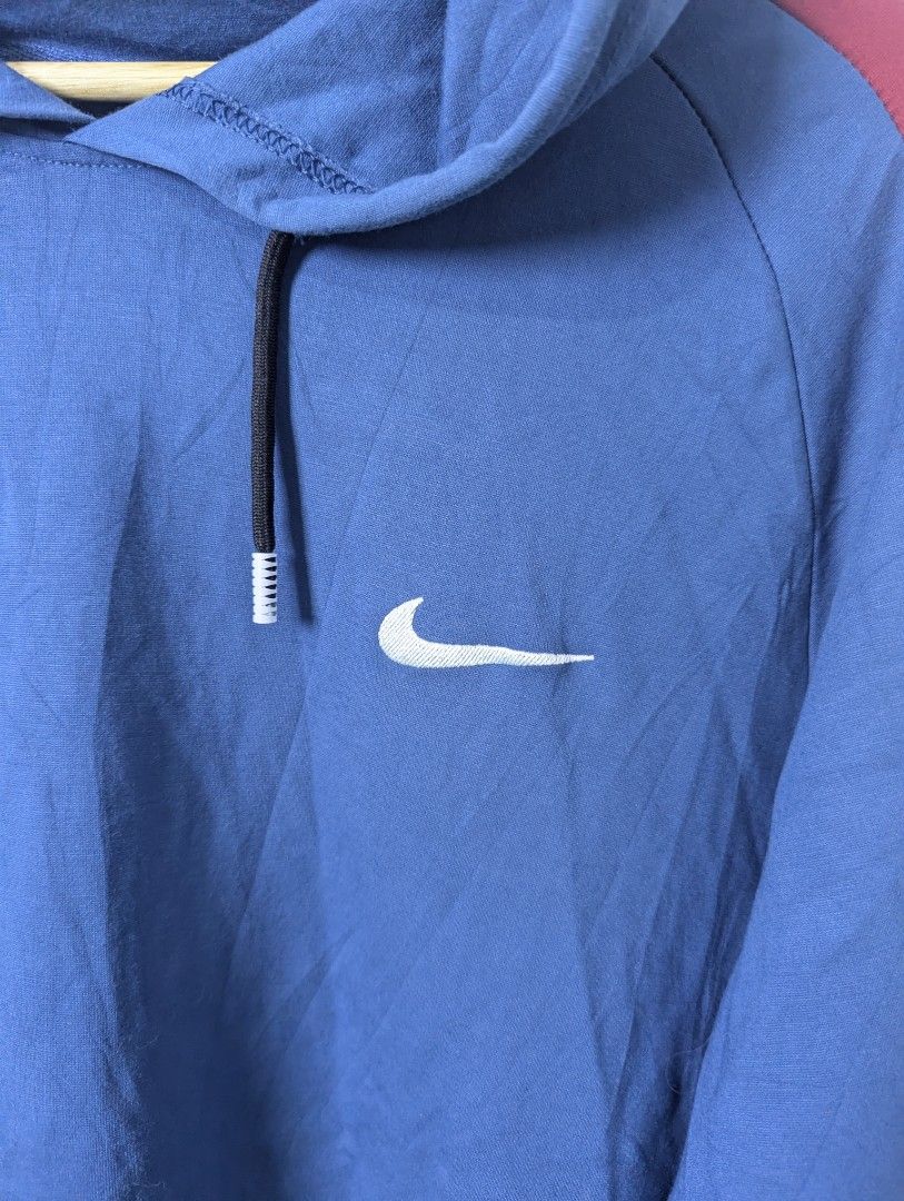 Nike Pullover Hoodie for Men - 3XL (Category: Coats, Jackets and Outerwear) located in Quezon City. Submitted by activefitforless (Listing ID 1460195892, Image 3). Description: All items are preloved / thrifted and may show normal signs of previous use. Any noticeable flaws will be disclosed whenever possible. Please check the actual item photos and measurements before purchasing. AI-generated model images are used for styling and fit reference o