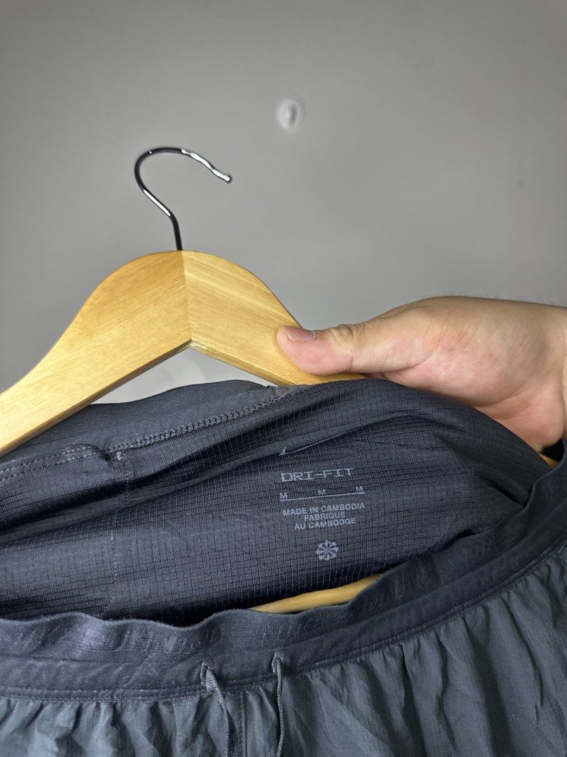 NIKE RUNNING (Category: Shorts) located in Molave. Submitted by thriftmate13 (Listing ID 1460276331, Image 3). Description: .