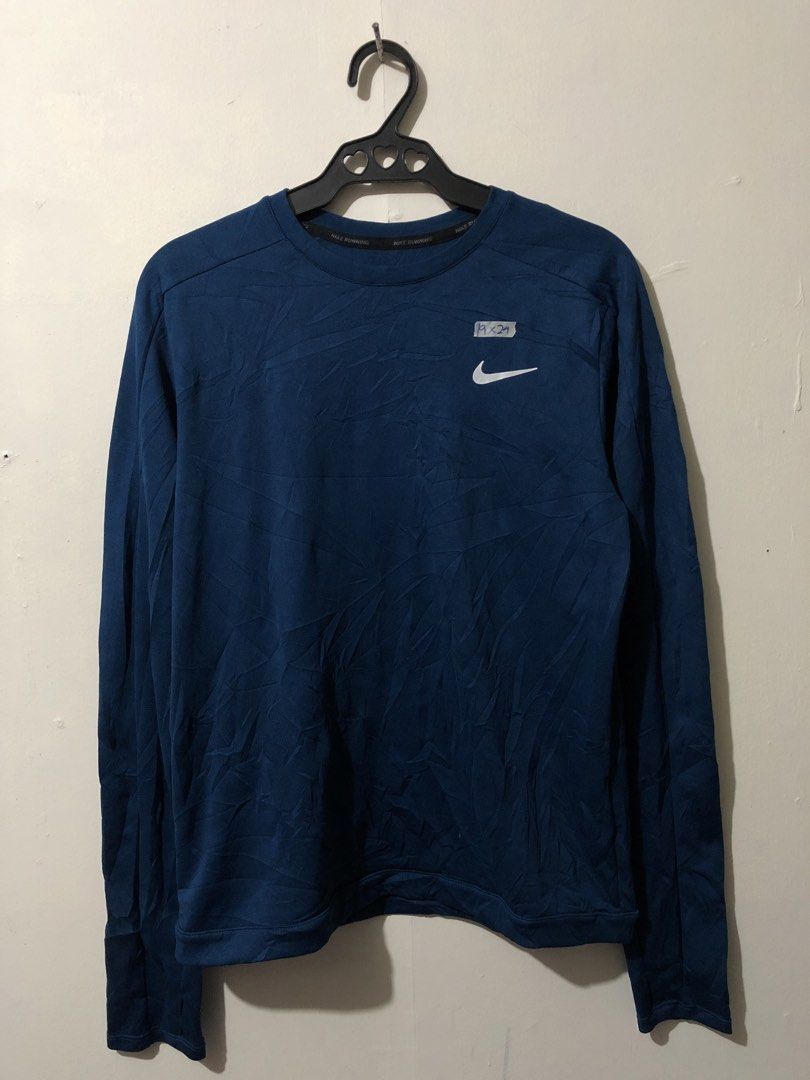 Nike Running Long Sleeves (Category: Activewear) located in Manila. Submitted by raremountain00 (Listing ID 1460273005, Image 1). Description: Authentic Excellent condition No issue.