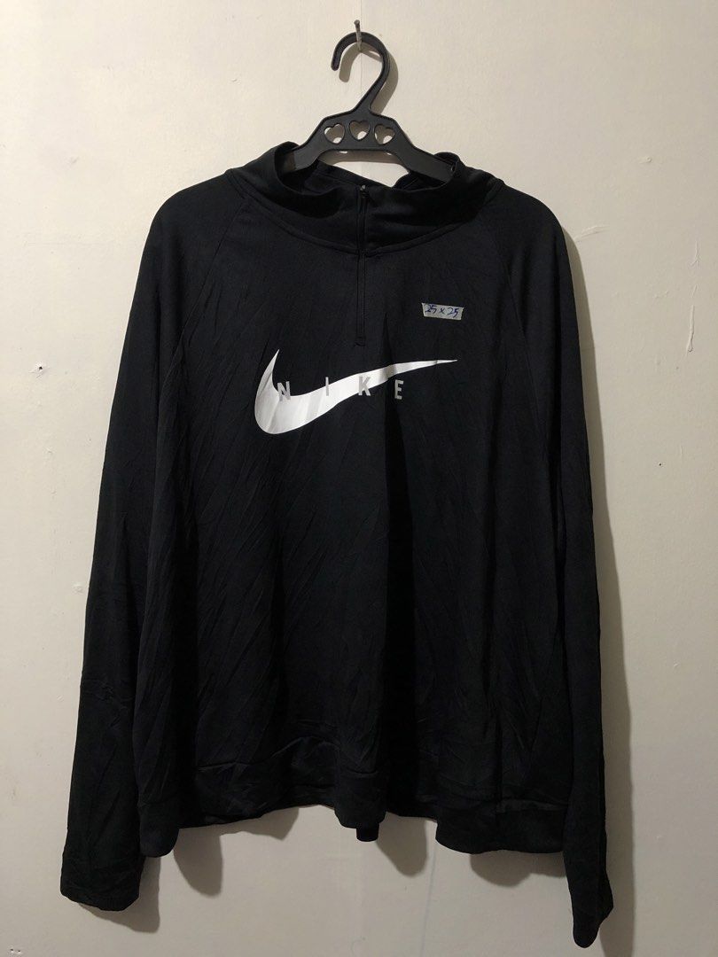 Nike Running Quarter Zip Long Sleeves (Category: Activewear) located in Manila. Submitted by raremountain00 (Listing ID 1460273276, Image 1). Description: Authentic Excellent condition xl to xxl fitting Issue cut washtag.