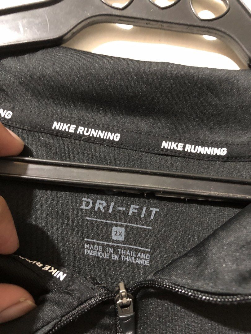 Nike Running Quarter Zip Long Sleeves (Category: Activewear) located in Manila. Submitted by raremountain00 (Listing ID 1460273276, Image 2). Description: Authentic Excellent condition xl to xxl fitting Issue cut washtag.