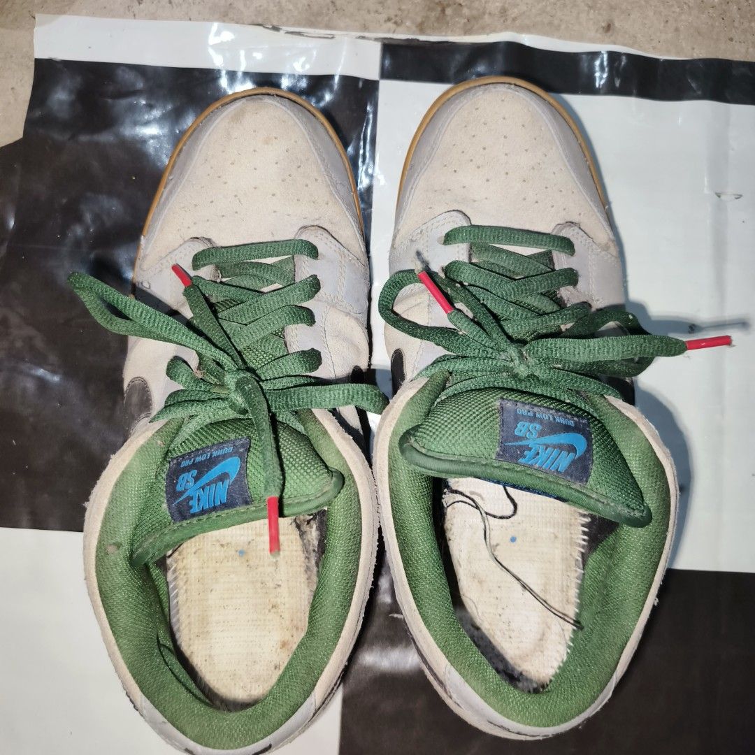 Nike SB Dunk Low Pro "Maple Leaf" (Category: Sneakers) located in Subic. Submitted by Kenny01 (Listing ID 1460236255, Image 1). Description: FOR SALE: Nike SB Dunk Low Central Park Maple Leaf NO BOX NO EXTRA LACE Issue: Cracks, Heel Drags and others due to age Amount: 1500+ SF Mode of Payment: Gcash Delivery: J&T or LBC (Cash on Pickup) .