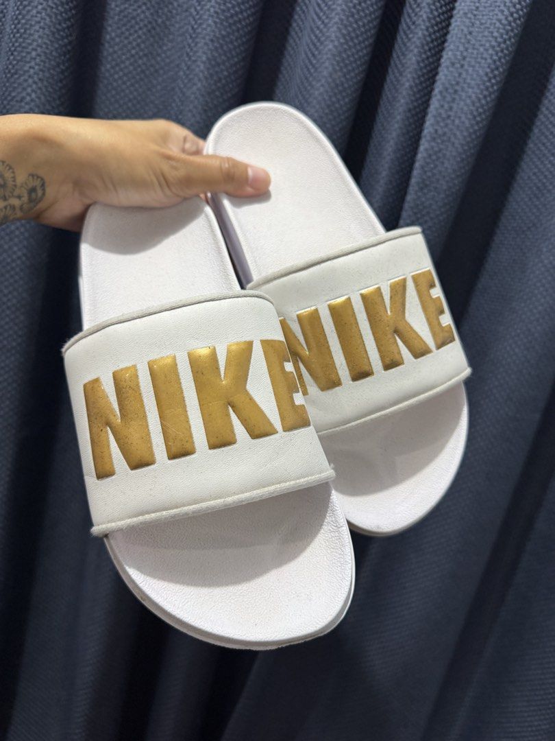 NIKE Slides W9 (Category: Slippers and slides) located in Pagbilao. Submitted by zydontdy (Listing ID 1460107452, Image 1). Description: .