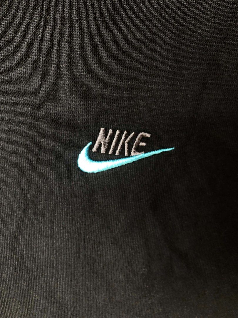 NIKE SPORTWEAR PREMIUM ESSENTIAL (Category: Tshirts & Polo Shirts ) located in Bacolod City. Submitted by truk_thrift (Listing ID 1460270714, Image 2). Description: .