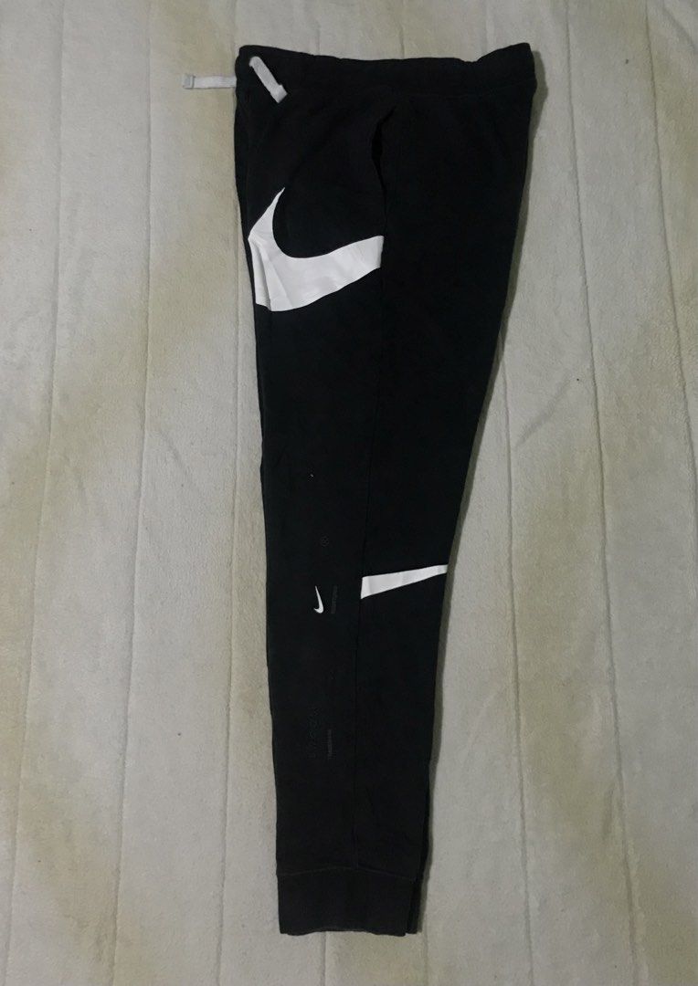 Nike Swoosh Jogger Pants (Category: Other Bottoms) located in Angeles City. Submitted by bashthriftstuff123 (Listing ID 1460171957, Image 3). Description: Nike Swoosh Jogger Pants •Size : Large womens •Waist : 26-30 •Length : 35 •Verygood condi •No issue ₱350.