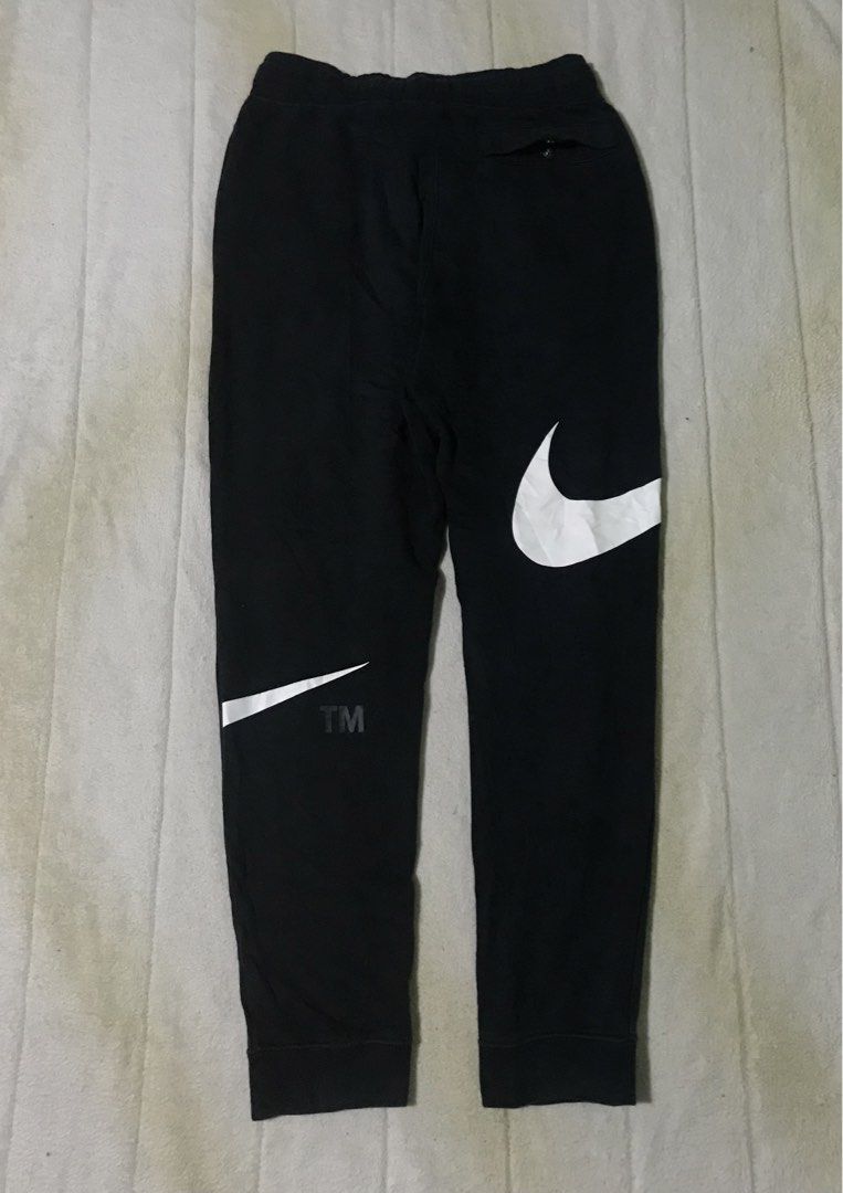 Nike Swoosh Jogger Pants (Category: Other Bottoms) located in Angeles City. Submitted by bashthriftstuff123 (Listing ID 1460171957, Image 2). Description: Nike Swoosh Jogger Pants •Size : Large womens •Waist : 26-30 •Length : 35 •Verygood condi •No issue ₱350.