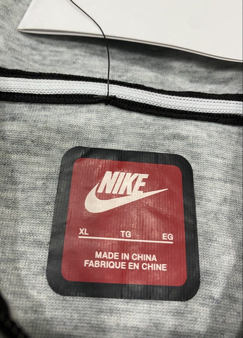 NIKE TECH FLEECE HOODIE (Category: Coats, Jackets and Outerwear) located in Manila. Submitted by brndn.rgld (Listing ID 1460298485, Image 3). Description: SLIGHTLY NEGO FOR SURE BUYER DM LIKE NEW NO ISSUE.