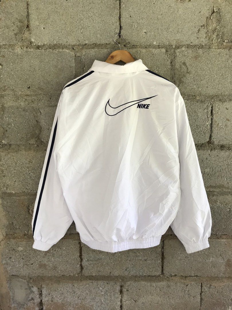 NIKE VINTAGE WINDBREAKER (Category: Hoodies) located in Aurora. Submitted by thrillthriftfinds123 (Listing ID 1460214271, Image 2). Description: NIKE VINTAGE WINDBREAKER SIZE LARGE 22 WIDTH 27 LENGTH NO ISSUE GOOD CONDITION GANDA NITO GUYS 9.5 COLOR RATE .