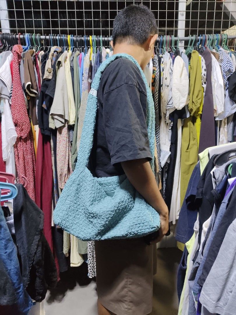 Niko and Buble type shoulder bag (Category: Sling Bags) located in Mawab. Submitted by kingacecruda (Listing ID 1460215900, Image 2). Description: very detailed and ang ganda nito.