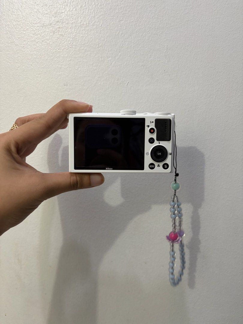 NIKON P330 (PERSONAL USED) (Category: Cameras) located in Manila. Submitted by mystic.drovich (Listing ID 1460290413, Image 2). Description: Nikon COOLPIX P330 – White 📸 Personal camera. Pre-loved and fully functional. In good condition with slight vignette and 2 small bubble-like spots visible on the screen. Aside from these, no other known issues and everything works properly. Specs: • 12.2MP CMOS Sensor • f/1.8 NIKKOR Lens • 5x Optical Zoom (