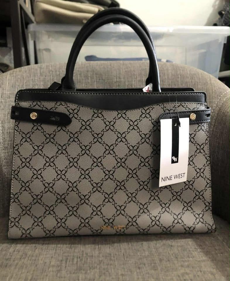 Nine West Prudens Granite Logo Shoulder Bag (Category: Shoulder Bags) located in Taguig. Submitted by blissdreana (Listing ID 1460129575, Image 1). Description: Brand new with tag Imported from Hawaii Guaranteed authentic .