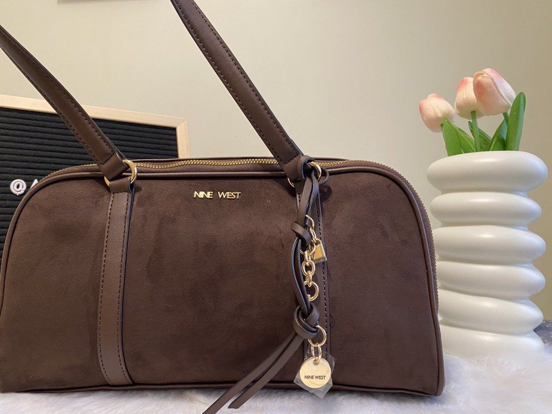 Nine West Shoulder Bags (Category: Shoulder Bags) located in Manila. Submitted by amitiemason (Listing ID 1460243631, Image 2). Description: On hand & ready to ship Orig from US🇺🇸.