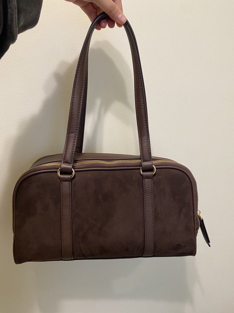 Nine West Shoulder Bags (Category: Shoulder Bags) located in Manila. Submitted by amitiemason (Listing ID 1460243631, Image 3). Description: On hand & ready to ship Orig from US🇺🇸.