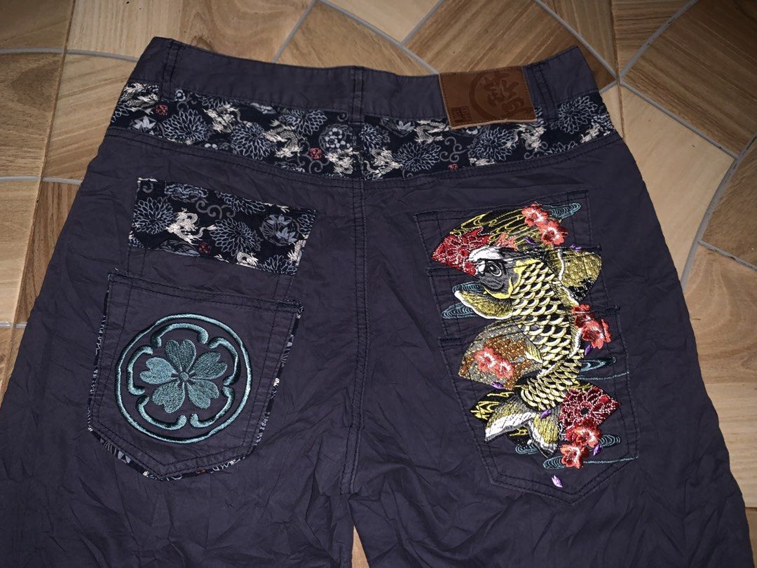 Nippon Blue multiple pocket Embroidered Jorts (Category: Shorts) located in Valencia. Submitted by jus_thrift24 (Listing ID 1460174934, Image 3). Description: Dimes:32 23 11 Excellent condition No issue .