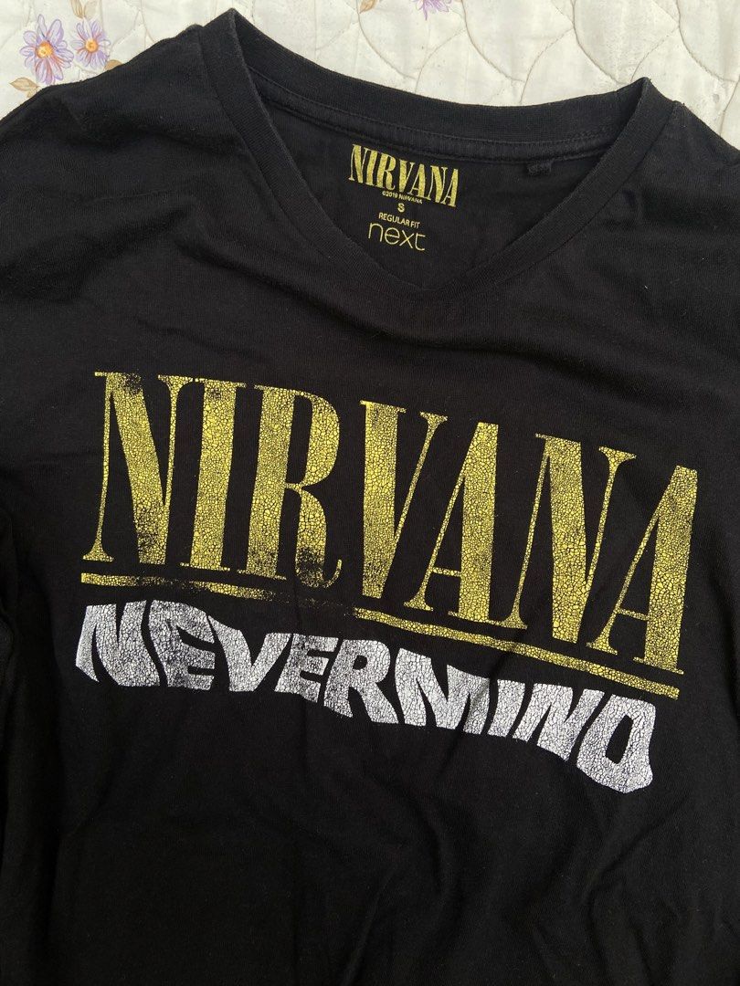 NIRVANA PULLOVER DATED 2019 (Category: Coats, Jackets and Outerwear) located in Salug. Submitted by bagdoi_finds (Listing ID 1460263999, Image 2). Description: NO ISSUE 10/10 COLOR RATE SMALL ON TAG BUT CAN FIT TO LARGE.