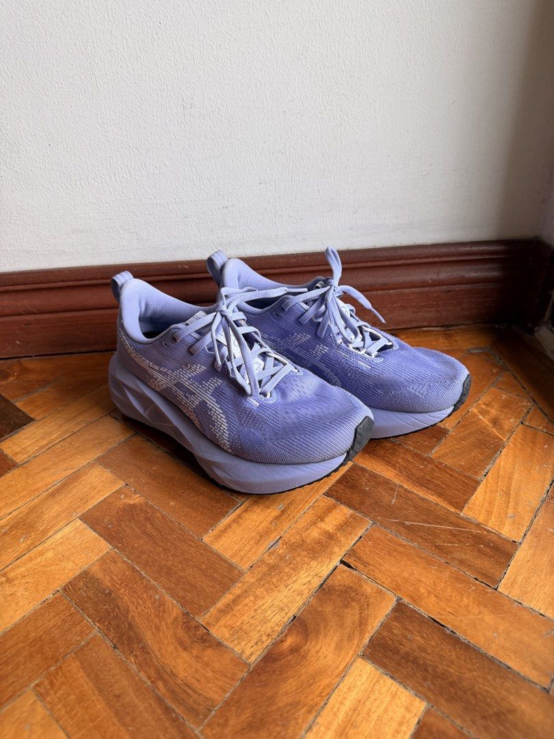 Novablast 5 size US 5 (Category: Sneakers) located in Makati City. Submitted by lisa.daisy (Listing ID 1460173675, Image 3). Description: Purchased in the US since they don’t usually have this size here. After 2 runs with it, I had to accept that it’s really too small for me 😓 Size: US 5 No box but can give you a different Asics box for storage. Delivery to be shouldered by buyer Location: Makati.