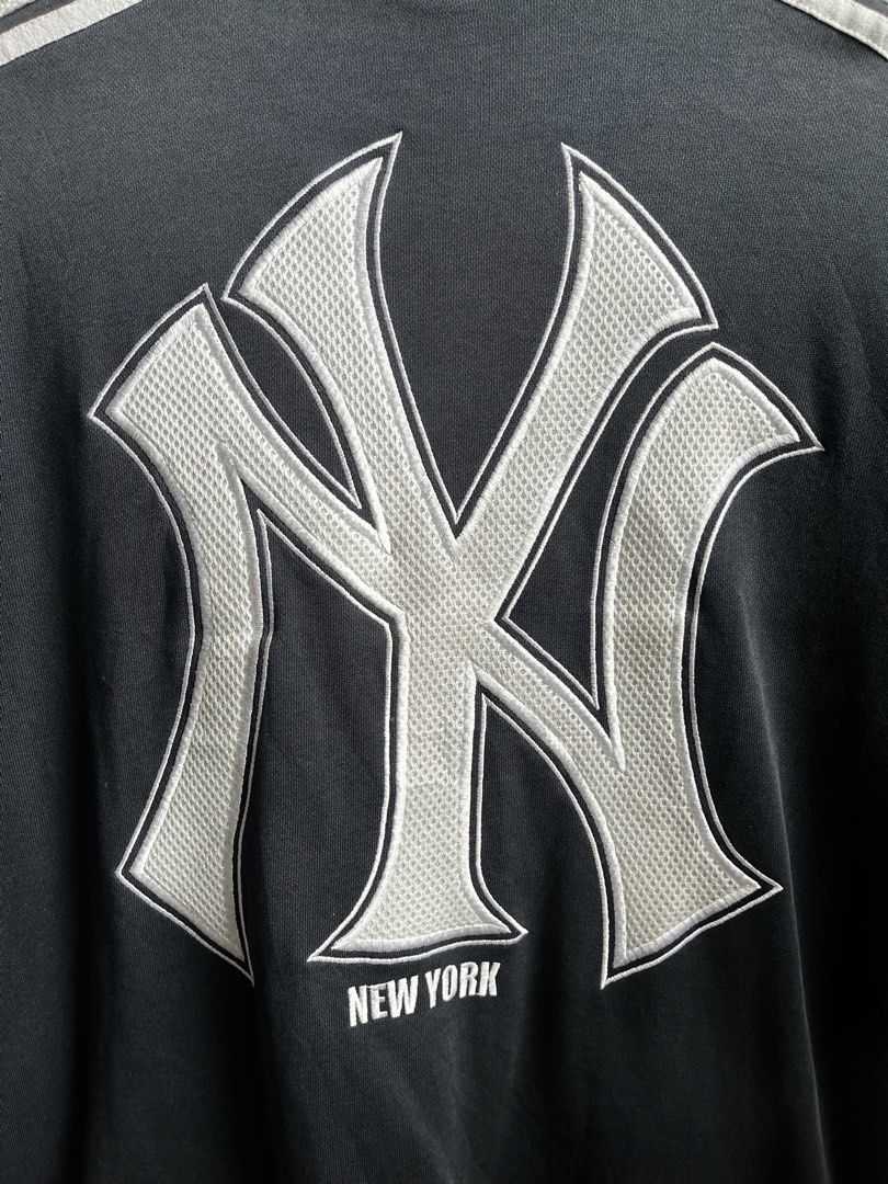 NY EMBROIDERED BOMBER JACKET (Category: Hoodies) located in Cagayan de Oro. Submitted by rewornthriftph (Listing ID 1460129398, Image 2). Description: width: 20 length: 27 medium | FITS also on small Color rate: 9/10 Issue: SCRATCH AND RED STAIN In VERY GOOD Condition See details and reference on slides Payment Methods: GCASH/JNT PLS MANAGE YOUR EXPECTATIONS. THRIFT ITEMS, NO CANCELLATION ₱500.
