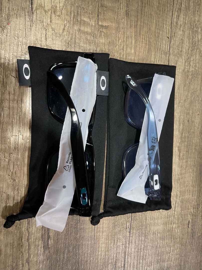 Oakley Holbrook (Category: Sunglasses & Eyewear) located in Bulacan. Submitted by haushika29 (Listing ID 1460299594, Image 2). Description: Rush Sale For kid— xxs For mens- XL 5000 for both Original Moneyback if proven fake.
