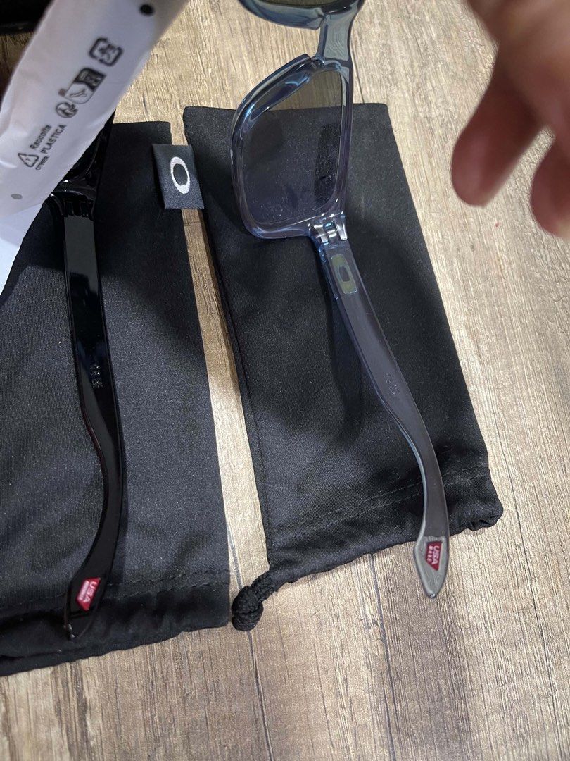 Oakley Holbrook (Category: Sunglasses & Eyewear) located in Bulacan. Submitted by haushika29 (Listing ID 1460299594, Image 3). Description: Rush Sale For kid— xxs For mens- XL 5000 for both Original Moneyback if proven fake.