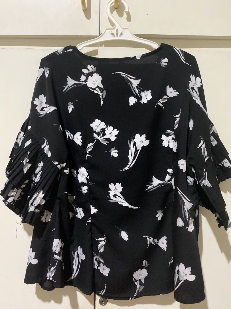 Office wear (Category: Blouses) located in Tacurong. Submitted by ajpern (Listing ID 1460206033, Image 2). Description: .