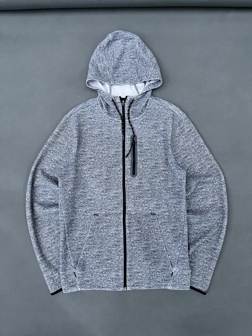 OLD NAVY ACTIVE DYNAMIC FLEECE (Category: Hoodies) located in Quezon City. Submitted by kentstuff (Listing ID 1460159612, Image 1). Description: OLD NAVY ACTIVE DYNAMIC FLEECE 🏷️250 Size M On Tag Shoulder-Hem : 26” Pit-Pit : 20.5” Condition: Excellent CR: 9.8/10 Flaws: zipper Needwash DISCLAIMER: This is a thrifted item. All brands, logos, and trademarks belong to their rightful owners. We’re here to rehome great pieces — no brand affiliation in