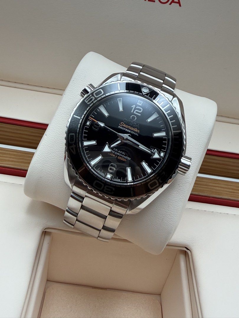 Omea Seamaster Planet Ocean 39.5mm Master Chronometer Automatic Diver COMPLETE (Category: Luxury Watches) located in Manila. Submitted by rj_authenticwatchesandmore (Listing ID 1456911235, Image 1). Description: Omega Seamaster Planet Ocean - FULL SET including genuine omega rubber strap with deployant clasp - Reference 21530402001001 - Antimagnetic - master chronometer - helium escape valve - case diameter 39.5mm - 45.6mm lug to lug - 14.21mm th