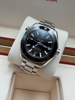 (Category: ) located in . Submitted by rj_authenticwatchesandmore (Listing ID 1456911235, Image 1). Description: .