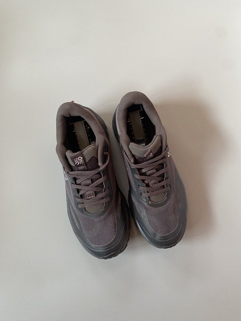 On Cloud Running Shoes (Category: Sneakers) located in Butuan. Submitted by thriftsnyy (Listing ID 1460151988, Image 2). Description: - Brand: On Cloud - Model: HELION - Color: Dark Grey - Perfect for running and everyday wear - Lightweight and comfortable - Feel free to ask questions!.
