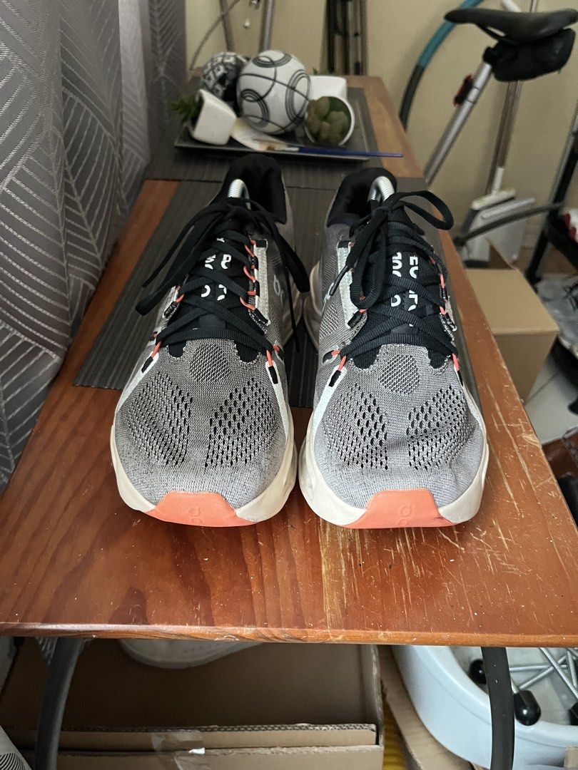 On Cloudeclipse (Category: Sneakers) located in Las Pinas. Submitted by deepsouthe (Listing ID 1460166362, Image 3). Description: On Cloudeclipse M10.5, 10uk, 44.5eu, 28.5cm Well used yet in good condition Php4,850 plus sf Legit pair Las Pinas area.
