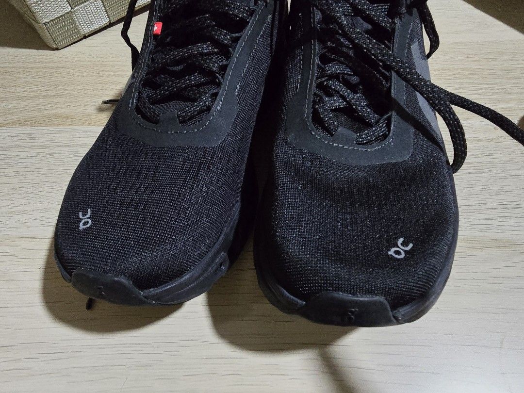 On Running Cloudmonster r1 Black Running Shoes (Category: Sneakers) located in Manila. Submitted by shoppaholic.ph (Listing ID 1460188671, Image 1). Description: - On Running Cloudmonster r1 Shoes - Size: 8 US - Ideal for running and everyday wear - Lightweight and comfortable design - Features signature On Running cloud sole technology - Authentic, with QR code.