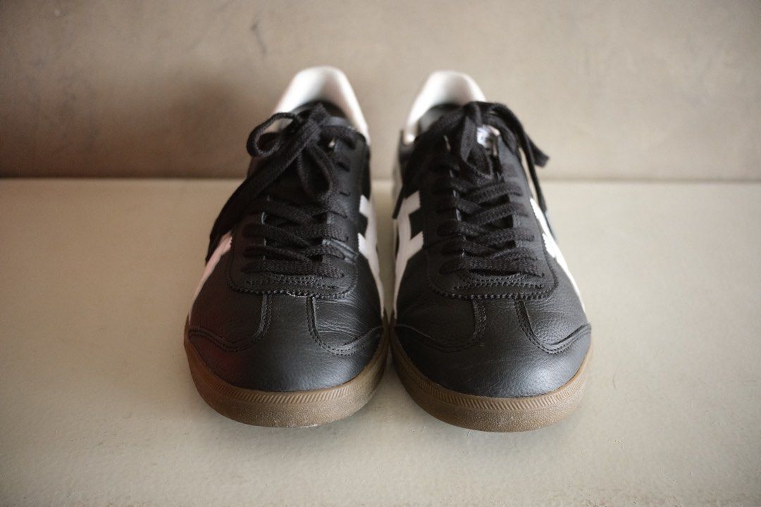 Onitsuka Tokuten (Category: Casual Shoes) located in Quezon City. Submitted by kevinstv3191 (Listing ID 1460180471, Image 3). Description: Onitsuka Tokuten Black/White/Gum Size 10US, 28cm, 44EU Bought January 2025 in Japan Used not more than 10x RFS: Decluttering Selling for 4,000php FIRM No trade, swap and low ball offers. Trade/Low Ball Offers will be ignored Pickup will be shouldered by the buyer. Meetup: Project 8 QC area, UST, San Beda..