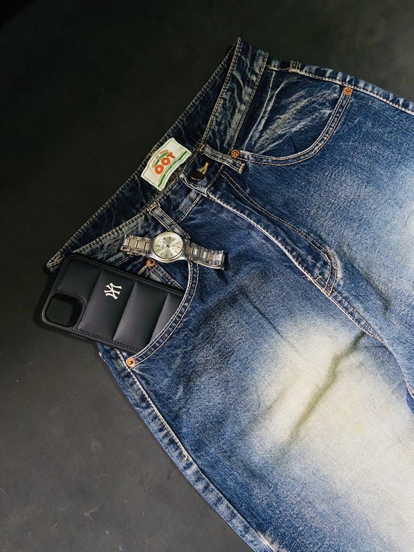 OOT BAGGY WASHED PANTS (Category: Jeans) located in Bacolod City. Submitted by clerkhexx (Listing ID 1460265072, Image 2). Description: OOT BAGGY WASHED PANTS Mine 300+sf Measurements: Waist: 30 Lenght: 44 Thigh: 13.5 Leg Hole: 9 Condition of this item 9.5- color rate10 - issue idk if removable need wash Check every photos for conditions of the item.