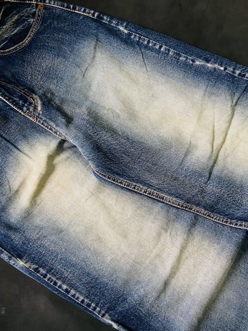 OOT BAGGY WASHED PANTS (Category: Jeans) located in Bacolod City. Submitted by clerkhexx (Listing ID 1460265072, Image 3). Description: OOT BAGGY WASHED PANTS Mine 300+sf Measurements: Waist: 30 Lenght: 44 Thigh: 13.5 Leg Hole: 9 Condition of this item 9.5- color rate10 - issue idk if removable need wash Check every photos for conditions of the item.