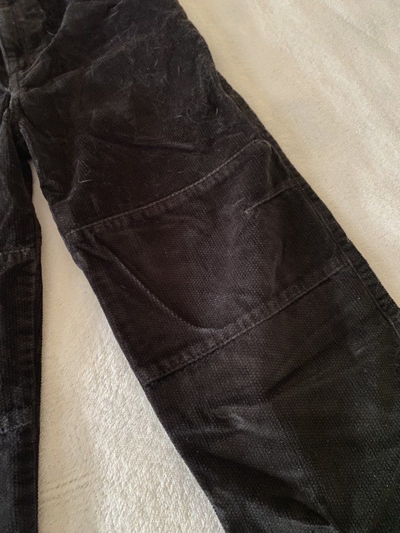 Orchestra Black Corduroy Pants (Category: Other Bottoms) located in Batangas. Submitted by v.ukay (Listing ID 1460133702, Image 3). Description: - Black corduroy pants from Orchestra - Comfortable elastic waistband - Two front pockets and two back pockets - Reinforced knee panels for durability - Ideal for everyday wear - Versatile and easy to pair with any top.