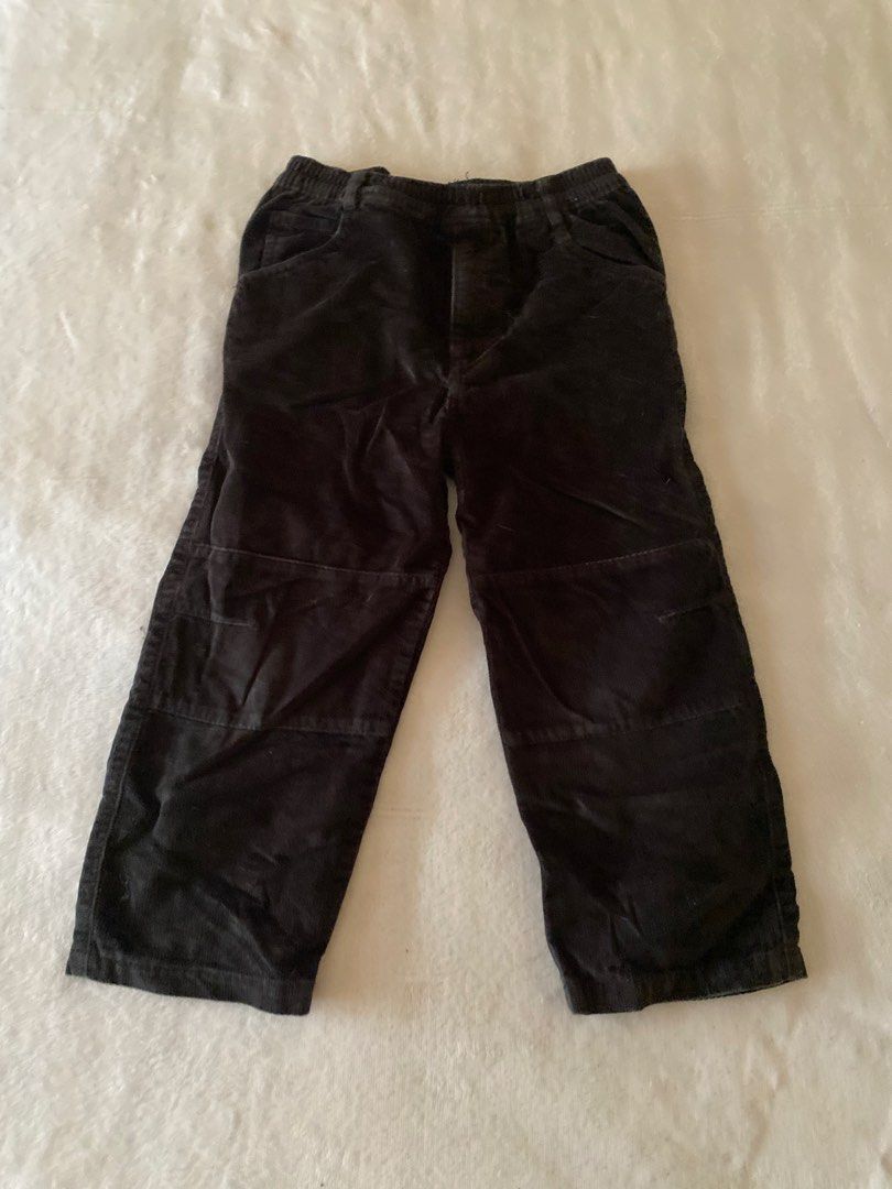 Orchestra Black Corduroy Pants (Category: Other Bottoms) located in Batangas. Submitted by v.ukay (Listing ID 1460133702, Image 1). Description: - Black corduroy pants from Orchestra - Comfortable elastic waistband - Two front pockets and two back pockets - Reinforced knee panels for durability - Ideal for everyday wear - Versatile and easy to pair with any top.