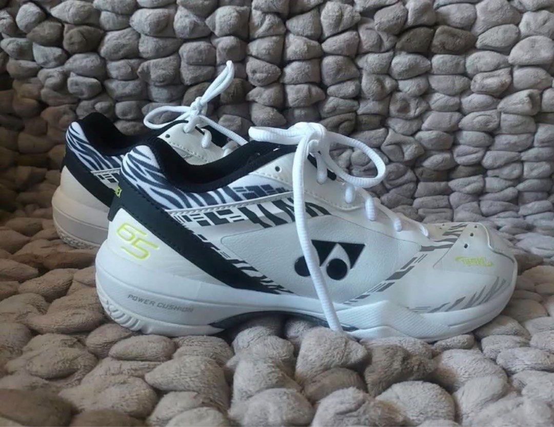 Orig Yonex Power Cushion “White Tiger” (Category: Sneakers) located in Malolos. Submitted by iyowa7323 (Listing ID 1460223638, Image 2). Description: Helping a friend only In good condition pinang pickle ball tournament lang Price is negotiable sa magpipick up, can also do shipping via lalamove..