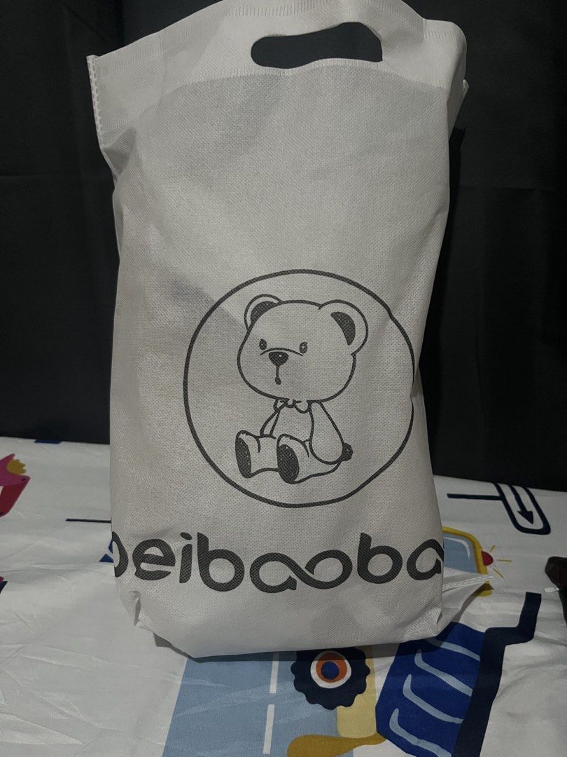 Original beibaobao beige sling bag (Category: Cross-body Bags) located in Cavite. Submitted by akigou14 (Listing ID 1460165331, Image 3). Description: original beibaobao sling bag 14-15inches x 9inches dm me for more details.