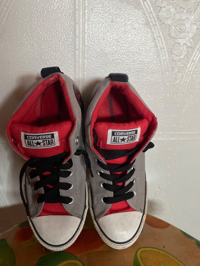 ORIGINAL CONVERSE (Category: Sneakers) located in Solano. Submitted by exellent_vex (Listing ID 1460277484, Image 1). Description: Preloved shoes, like new pa Meet up solano or deliver nearby areas!.