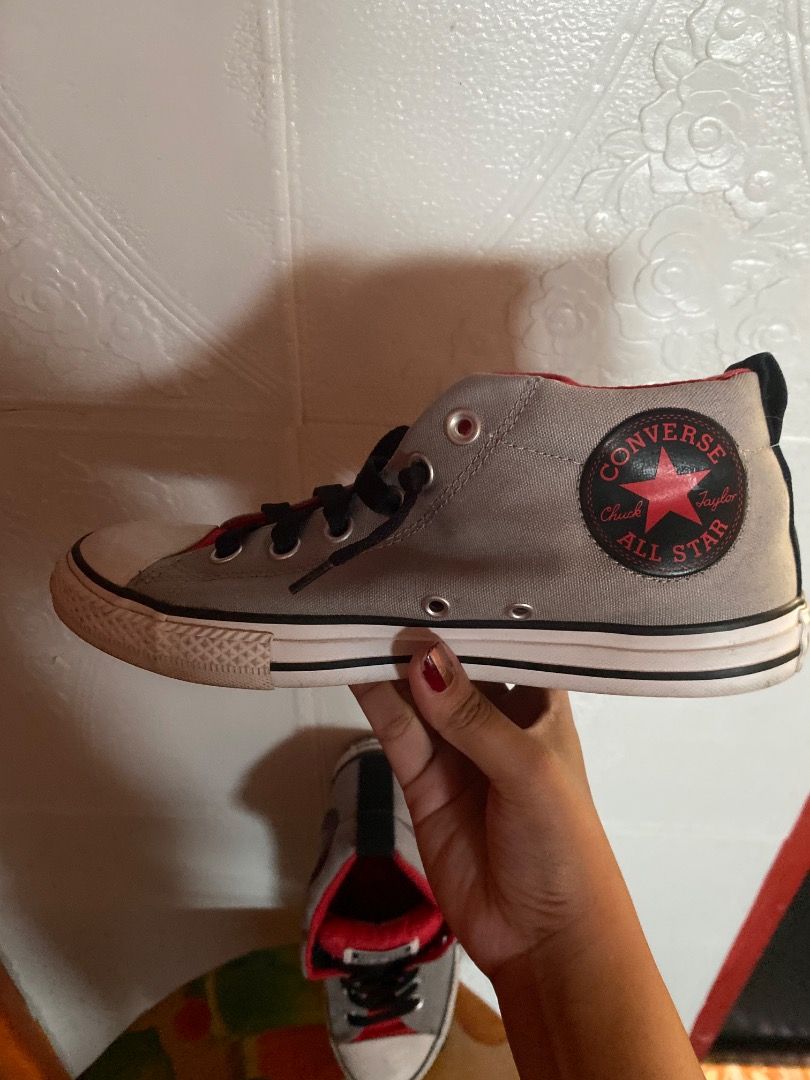 ORIGINAL CONVERSE (Category: Sneakers) located in Solano. Submitted by exellent_vex (Listing ID 1460277484, Image 2). Description: Preloved shoes, like new pa Meet up solano or deliver nearby areas!.