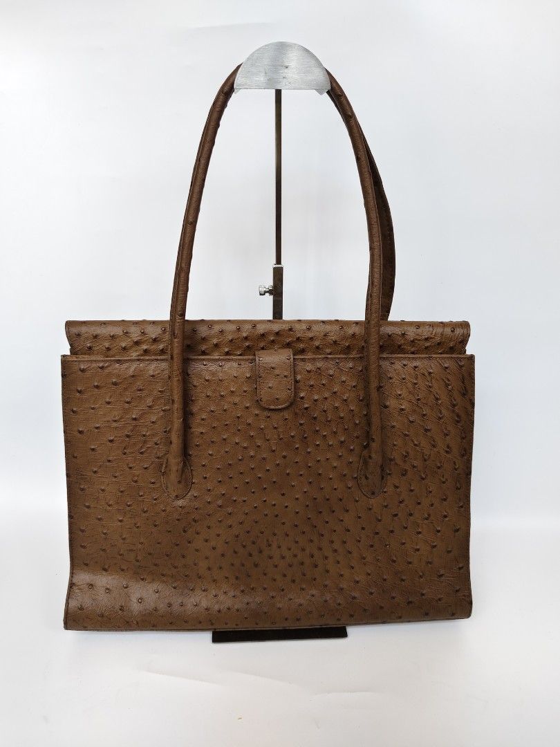Ostrich skin (Category: Shoulder Bags) located in Davao. Submitted by dvo_jpnstuff (Listing ID 1460143070, Image 3). Description: nadikitan ng other bag, kaya may area na nag iitim.