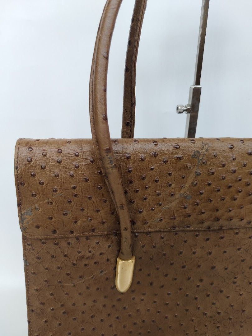 Ostrich skin (Category: Shoulder Bags) located in Davao. Submitted by dvo_jpnstuff (Listing ID 1460143070, Image 2). Description: nadikitan ng other bag, kaya may area na nag iitim.