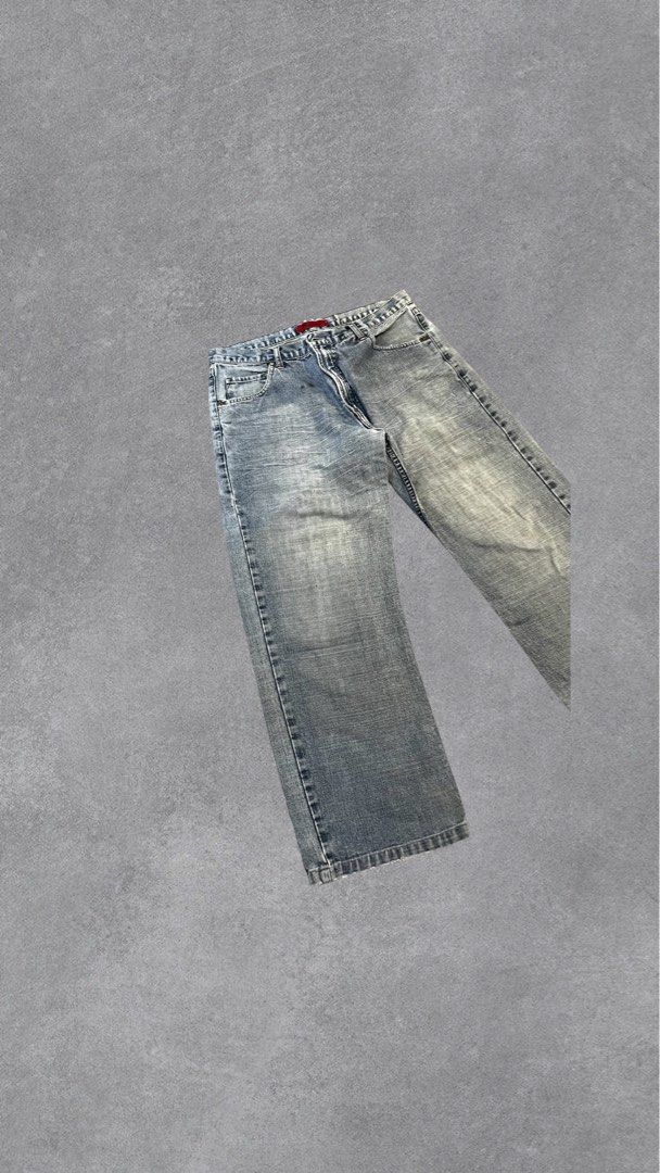Overhaulesd 11 Denim Jeans (Category: Jeans) located in Antipolo. Submitted by flm.flrs (Listing ID 1460304096, Image 3). Description: - Brand: Overhauled 11 - Wash: Light wash denim - Fit: Classic straight leg - Closure: Button and zip - Features: Multiple pockets, frayed hem detail - Occasion: Great for casual wear.