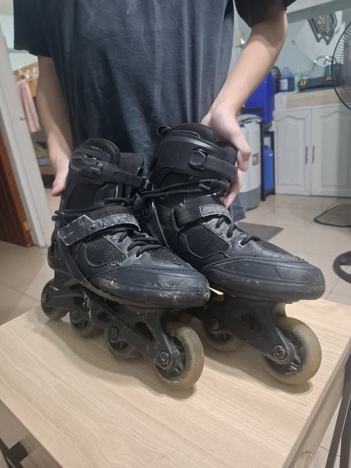 Oxelo Inline Skates -- BLACK W RUBBER STOPPER (Category: Skates, Rollerblades & Scooters) located in Caloocan City. Submitted by wiseowl.7bdf4a (Listing ID 1460251313, Image 3). Description: .